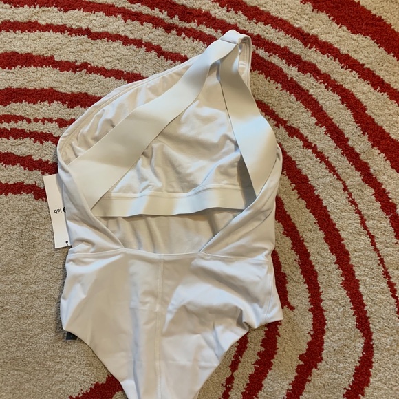 Lululemon aer bodysuit NWT size 8, 10, 12 - Picture 4 of 5